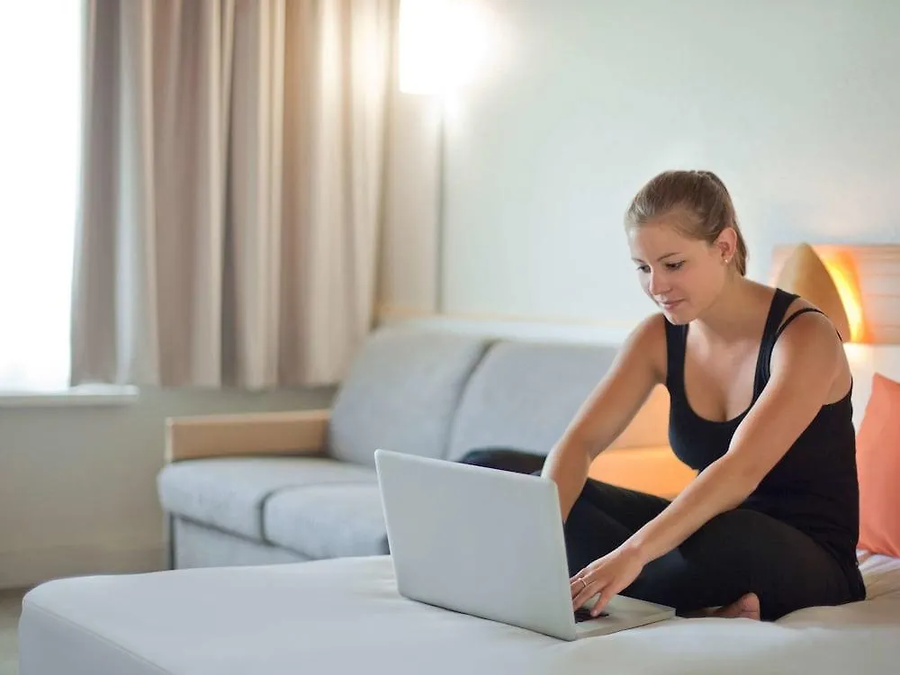 **** Otel Novotel Antwerpen - Ekeren Belçika